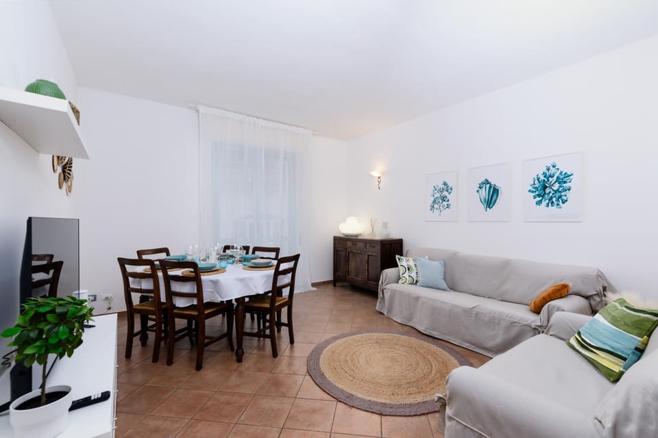 'Casa di Vivi' 300m from the beach Free Wifi Netflix Apartment in Moneglia