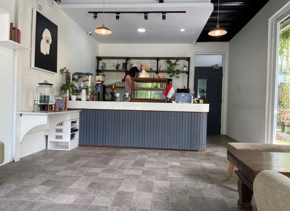 Restaurant/places to eat, Lounge or bar, Food and drinks, Drinks