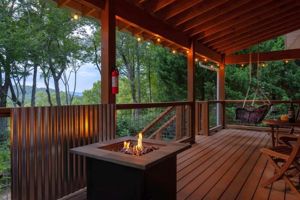 River Rock Cabin - Comfortable, Private Home with King Beds & Mountain Views Cabin in Horse Shoe