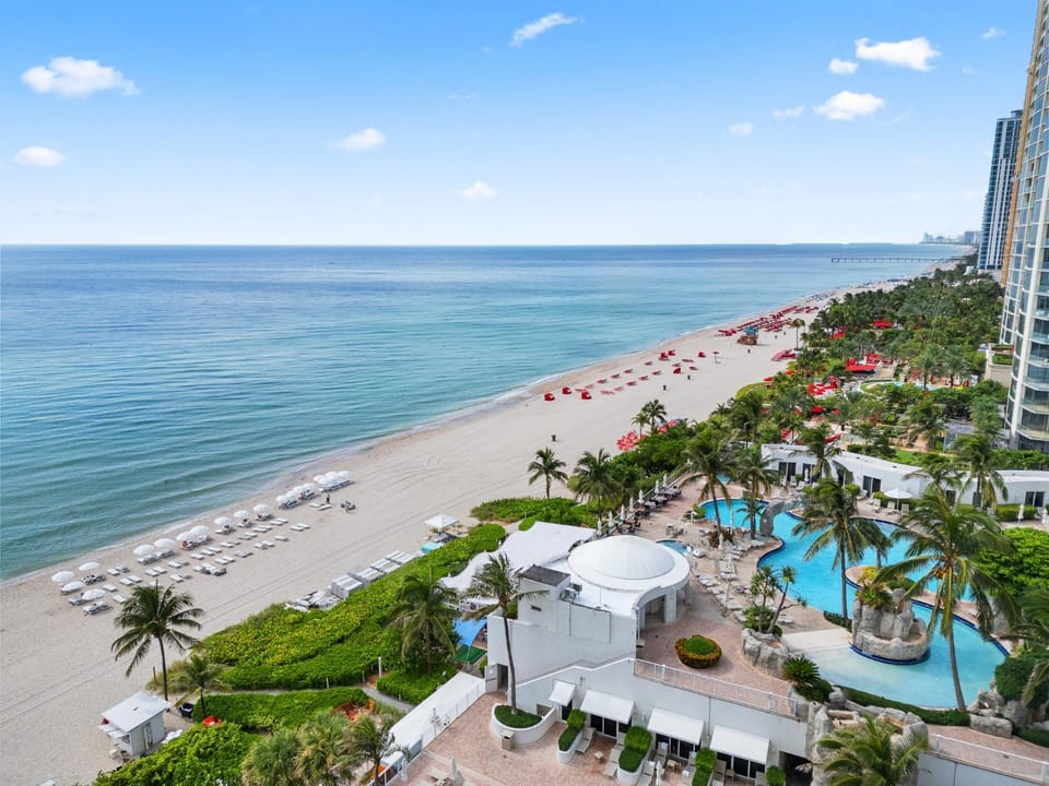 Bird's eye view, Sea view, Swimming pool