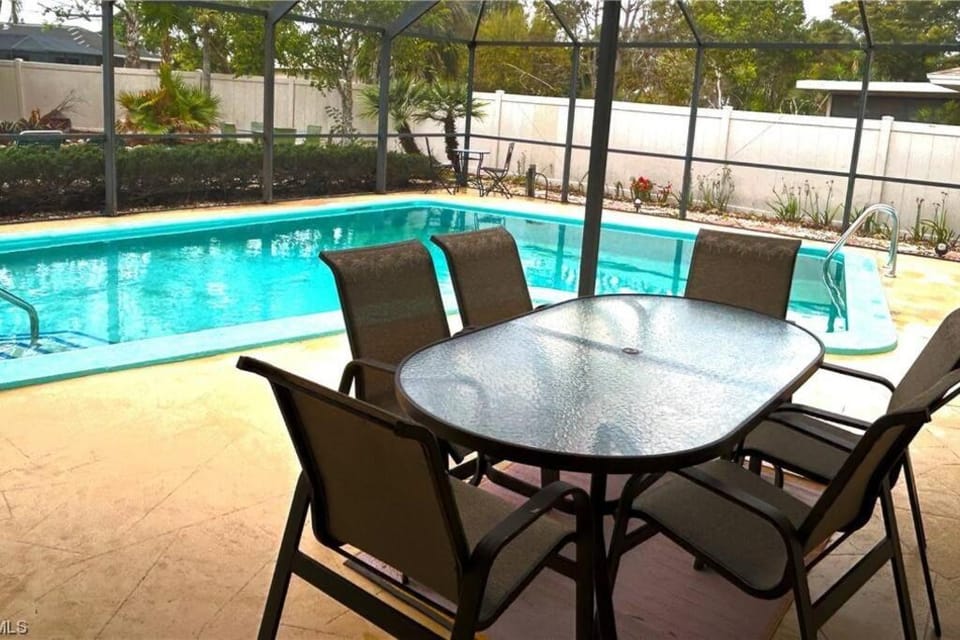 Patio, Pool view, Swimming pool