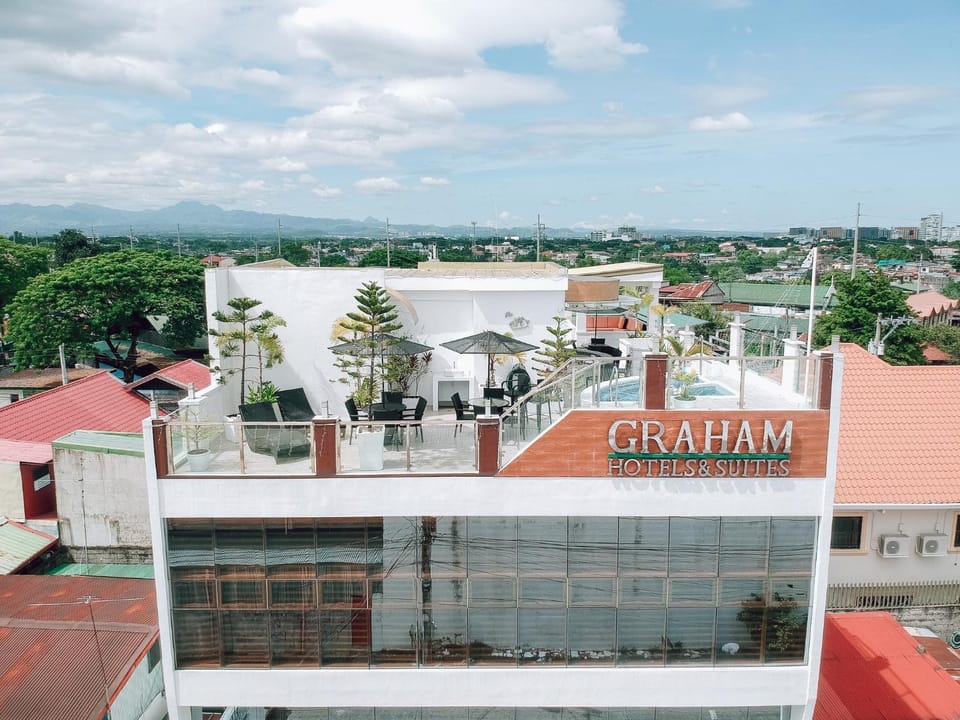 Graham Hotels & Suites Hotel in Angeles