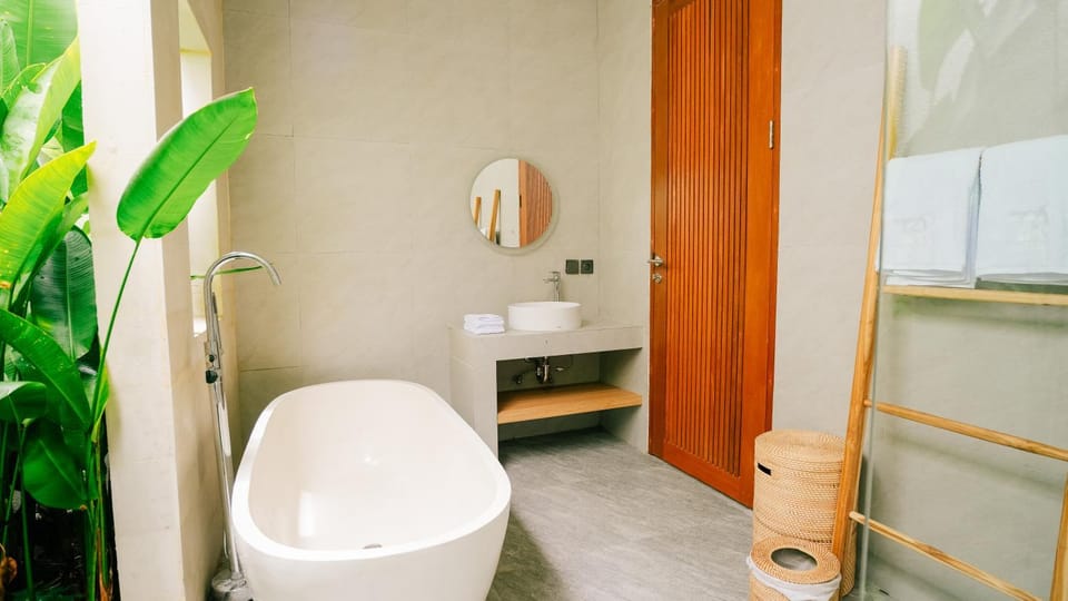 Toilet, Bathroom, towels