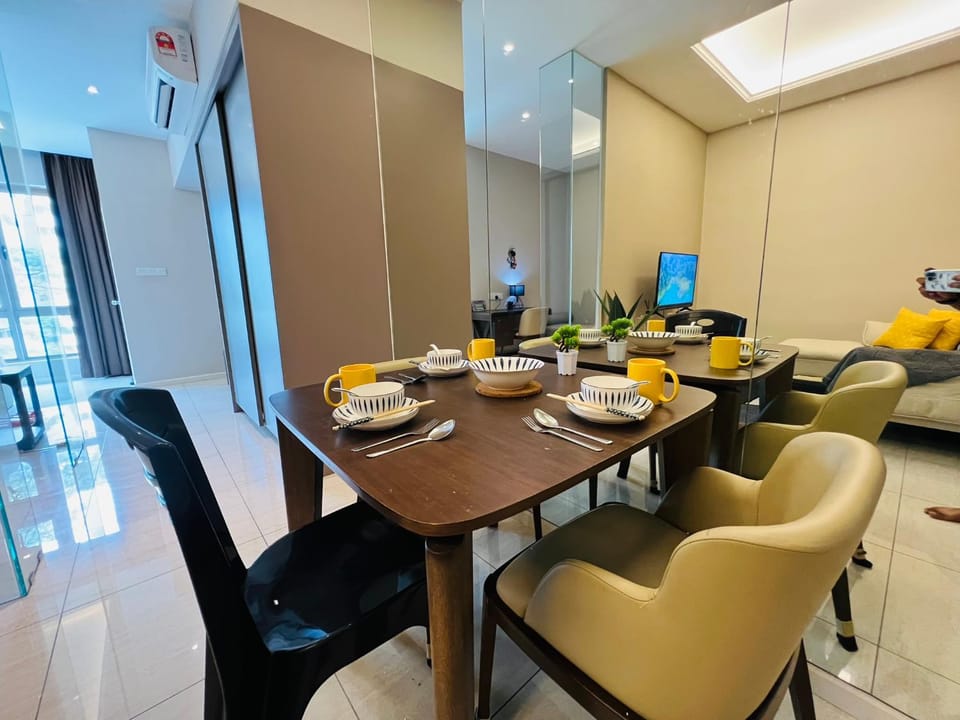 Living room, Seating area, Dining area
