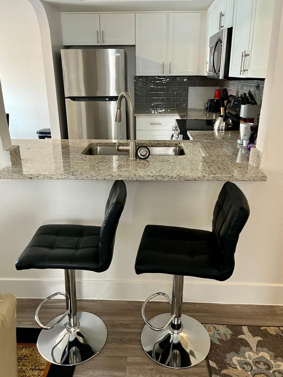Cute 2 Bedroom 2 Bath 2 mile Strip5 Apartment in Paradise