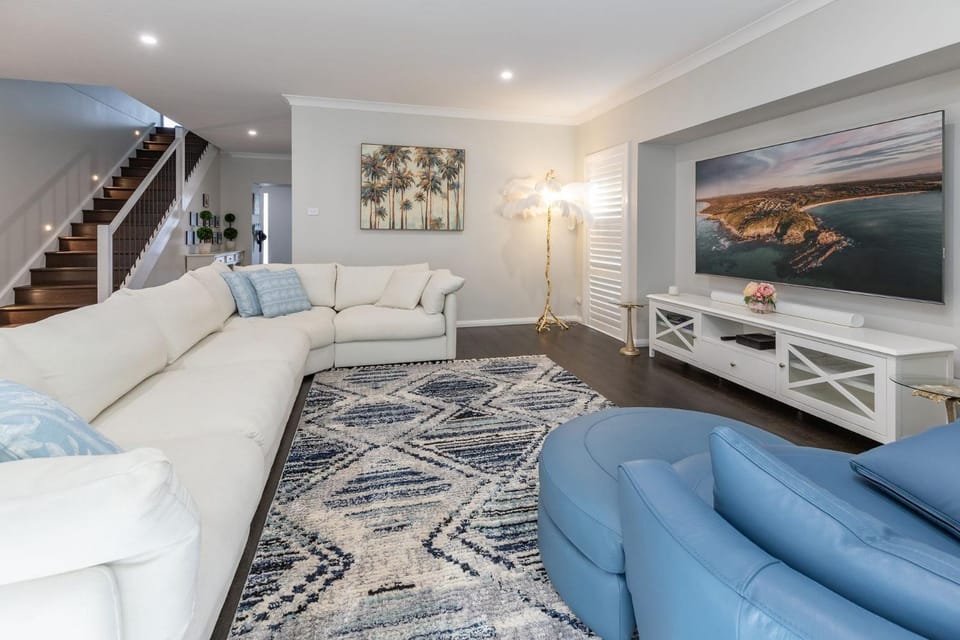 TV and multimedia, Living room, Seating area