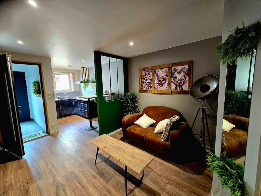 Loft Suite de luxe - Jacuzzi - SPA - Balnéo Vendôme Apartment in Vendôme