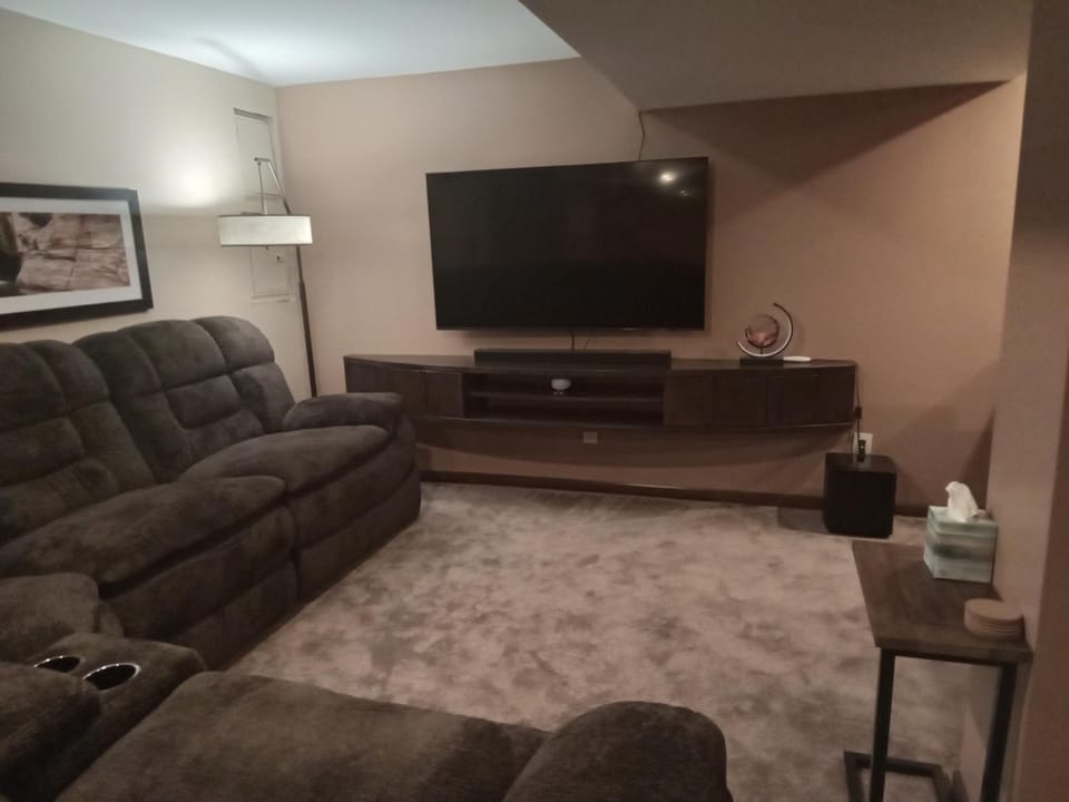 TV and multimedia, Living room, Seating area