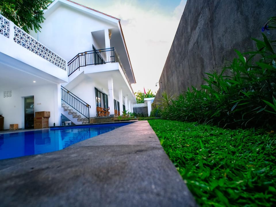 Property building, Garden, Pool view, Swimming pool