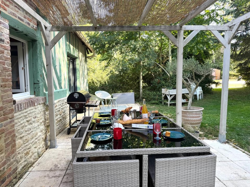 Patio, BBQ facilities, Dining area