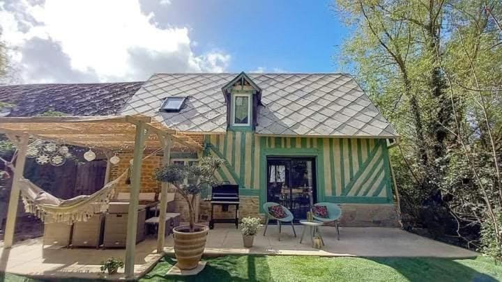 Property building, Patio