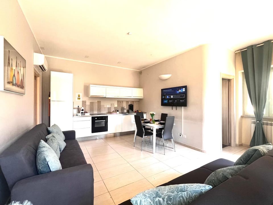 Kitchen or kitchenette, Living room, Dining area