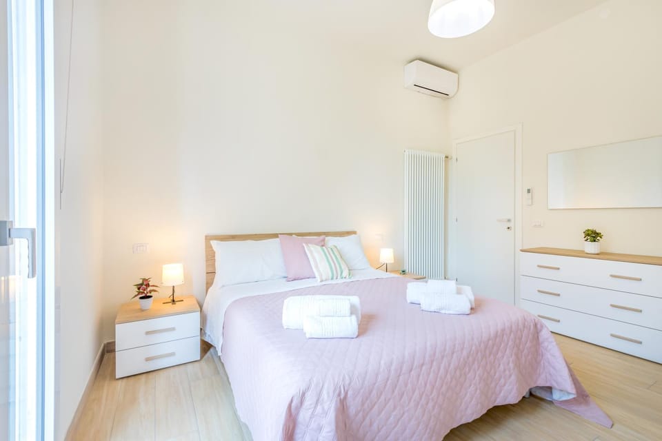 Bed, Photo of the whole room, Bedroom, towels, wardrobe, air conditioner