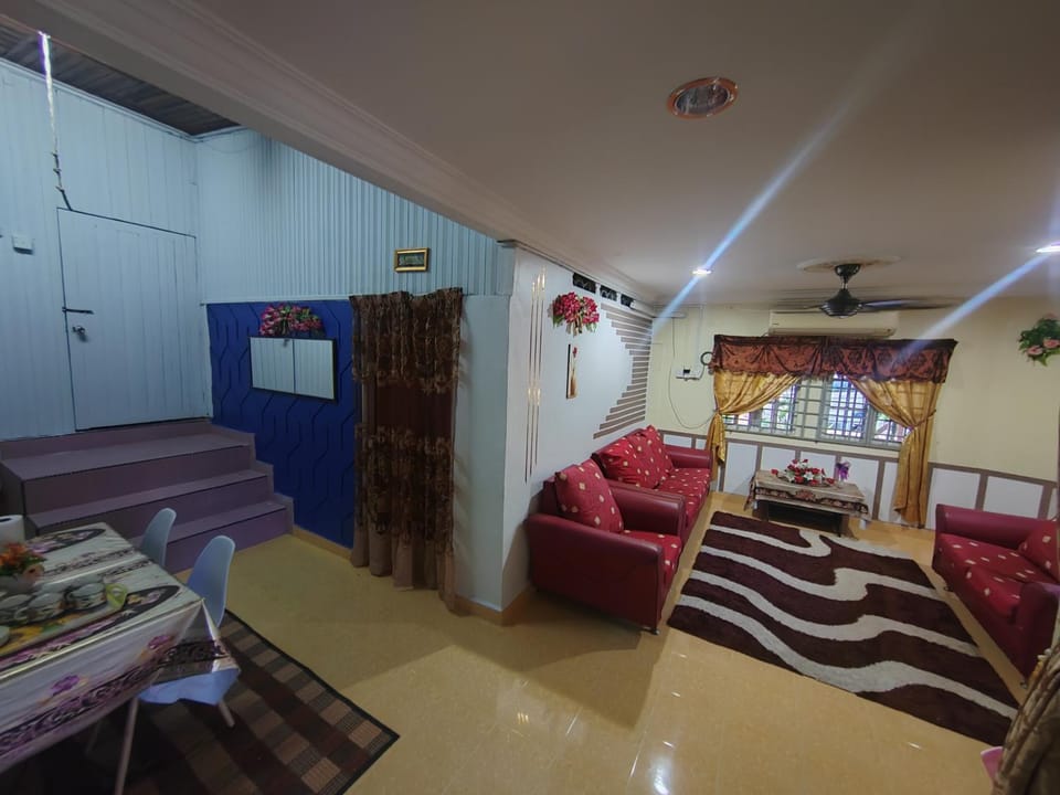 Living room, Dining area, air conditioner
