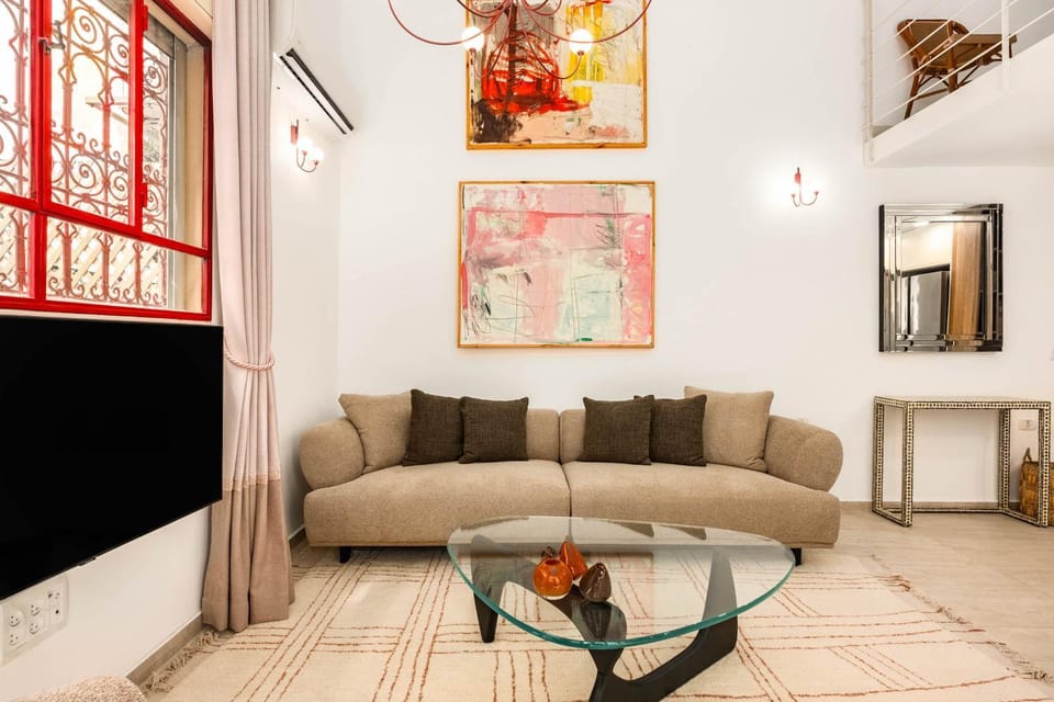 Communal lounge/ TV room, Living room