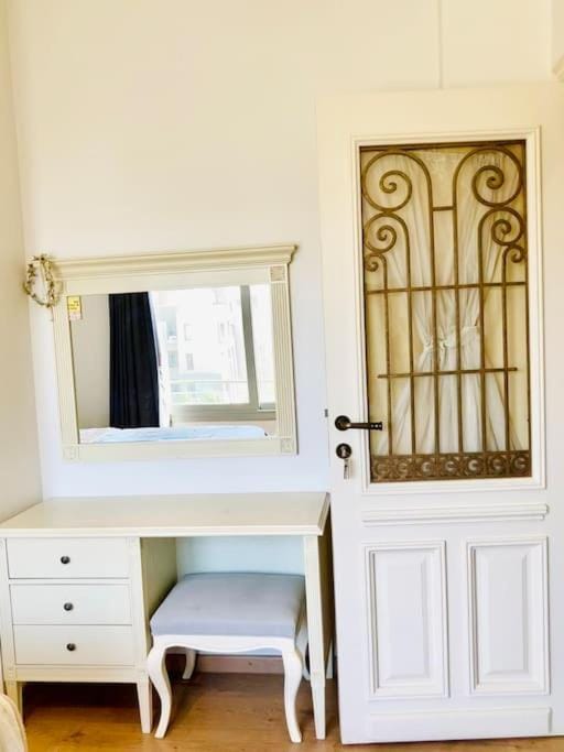 The White Pent ! Apartment in New Cairo City