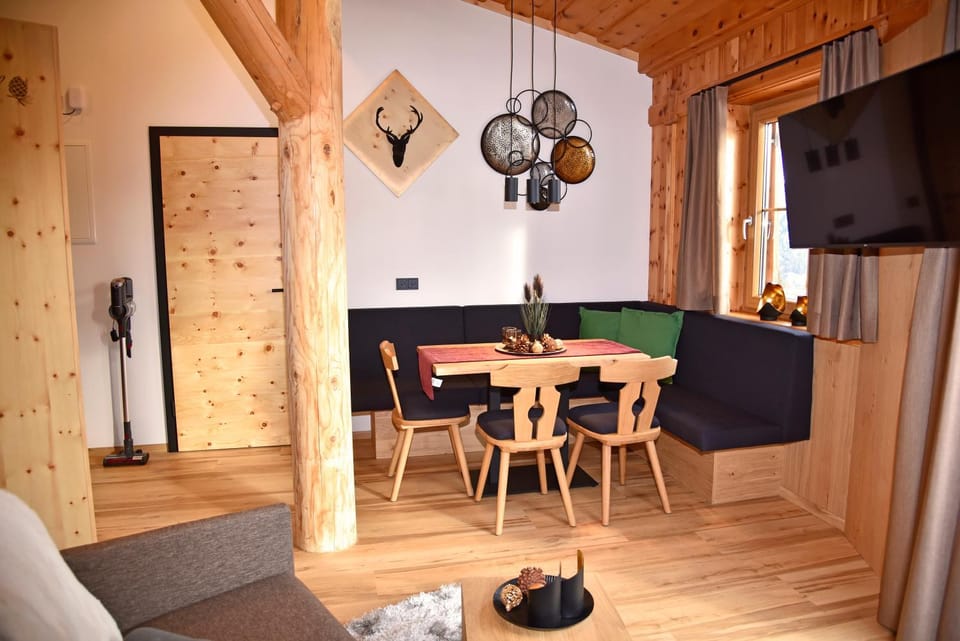 Living room, Dining area, Food