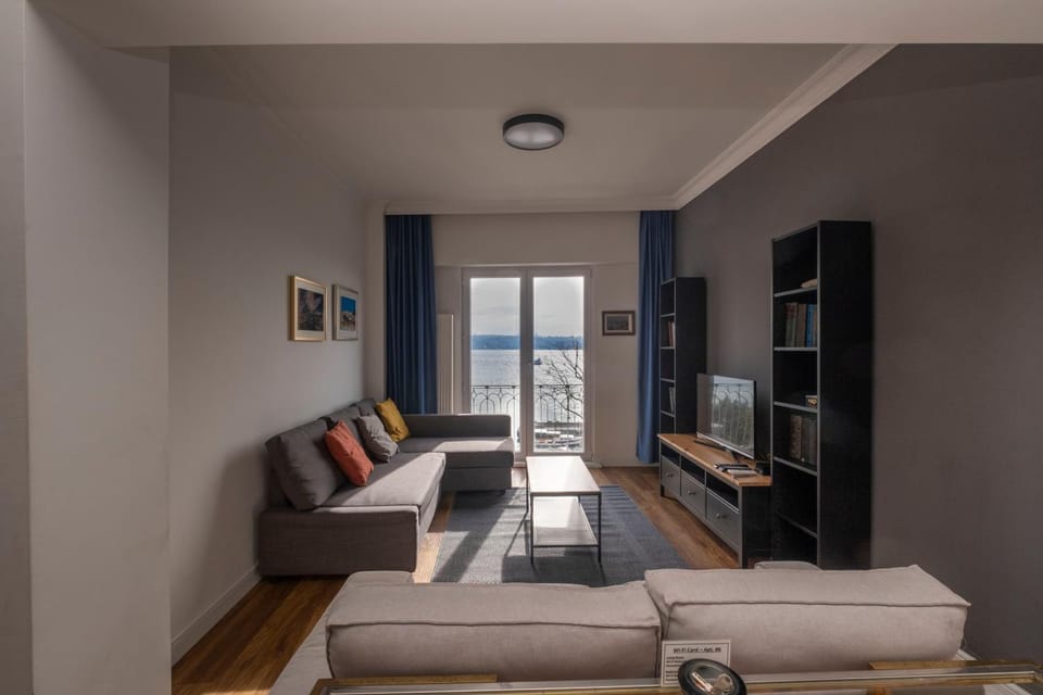 TV and multimedia, Living room, Seating area, Sea view
