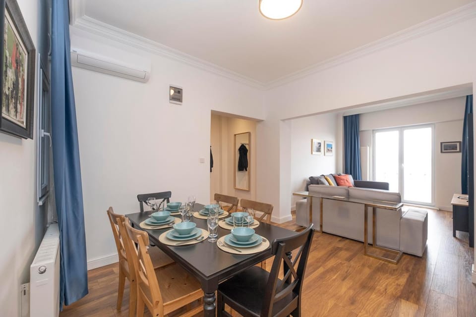 Living room, Seating area, Dining area