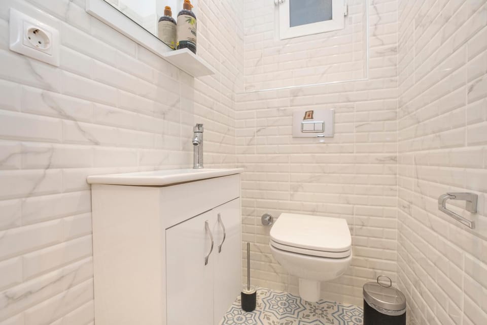 Toilet, Bathroom