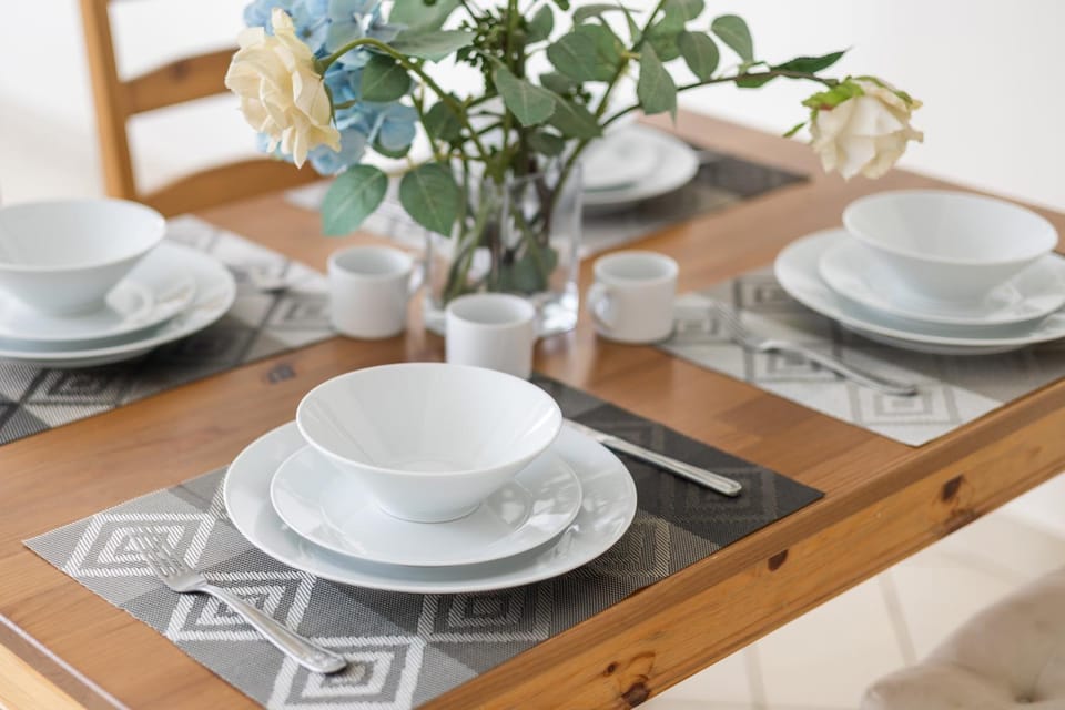 Coffee/tea facilities, Dining area