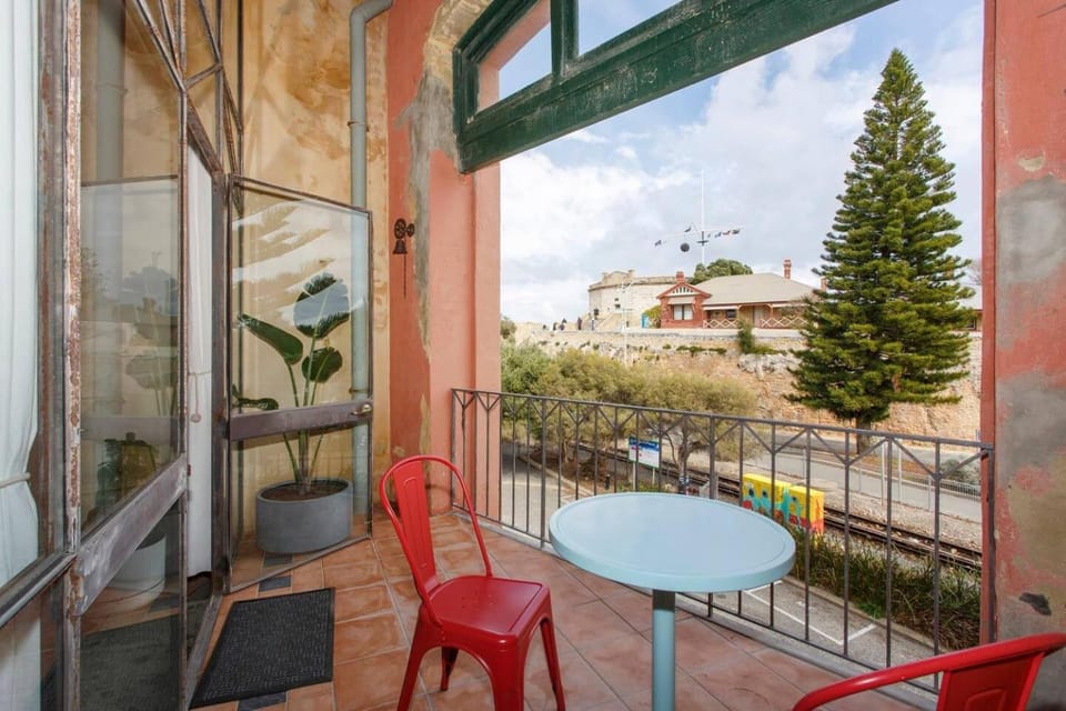 Bathers Beach Loft Rooftop Views Apartment in Perth