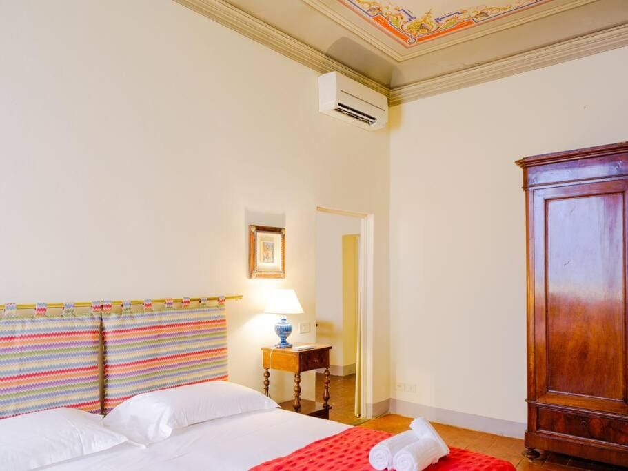 Bed, Photo of the whole room, Bedroom, wardrobe, air conditioner