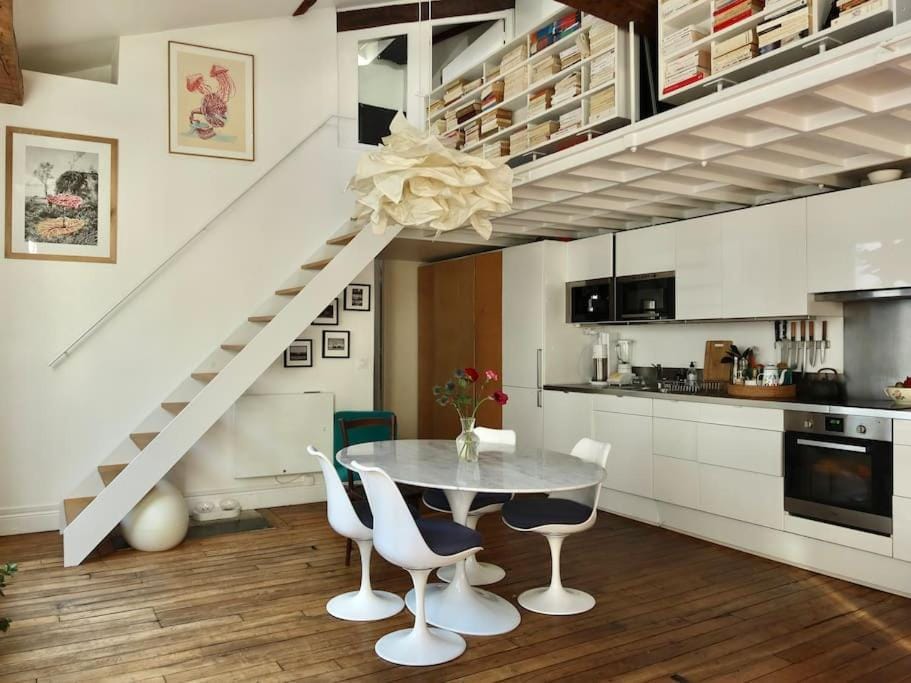 Loft style condo 4 people in central and trendy Paris Apartment in Paris