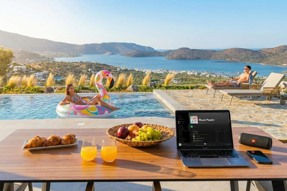 Balcony/Terrace, Sea view, Swimming pool, Breakfast