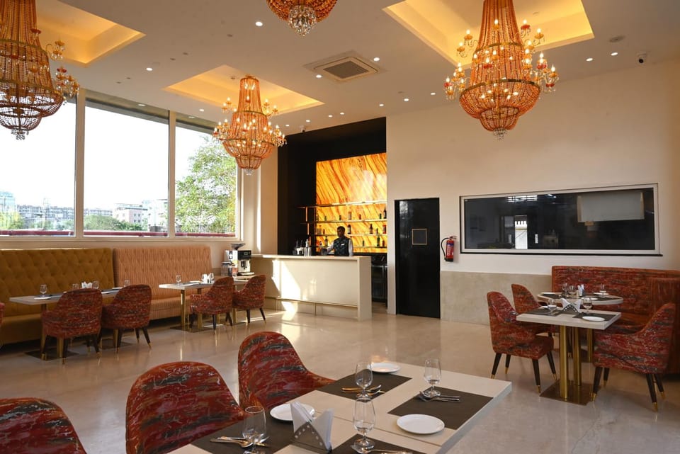 Communal lounge/ TV room, Lounge or bar, Food and drinks