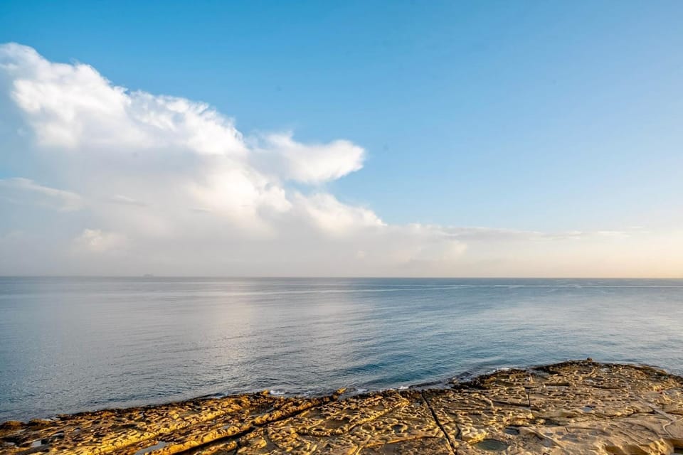 Sea Front 3 Bedroom Apartment with PS5 Apartment in Sliema