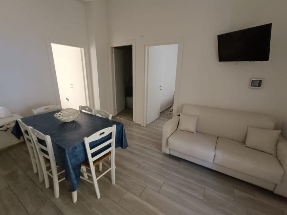 TV and multimedia, Living room, Seating area, kitchen