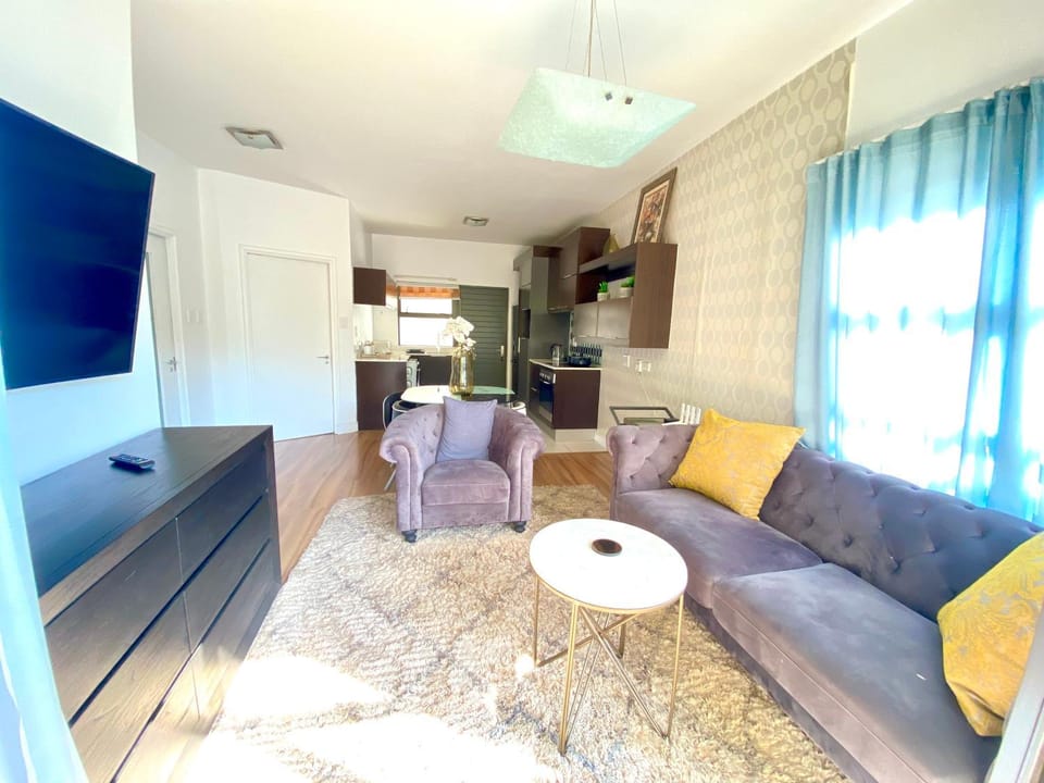 TV and multimedia, Living room, Evening entertainment