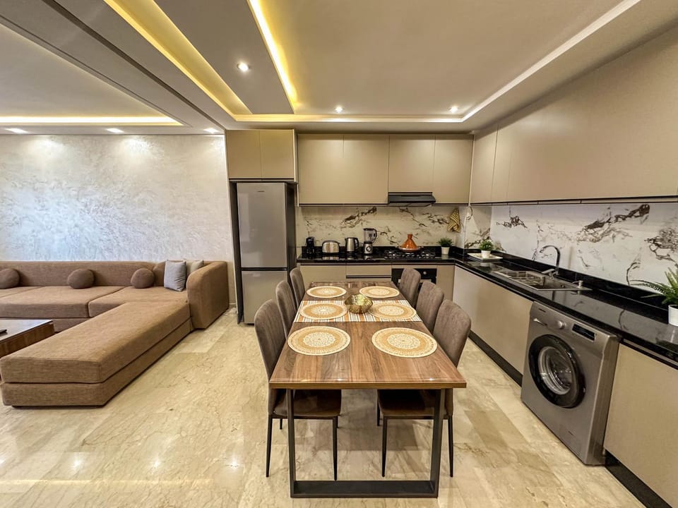 Kitchen or kitchenette, Living room, Dining area, stove, washing machine