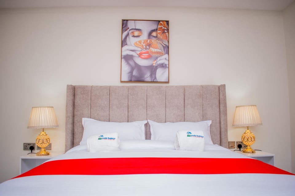 Bed, Photo of the whole room, Bedroom
