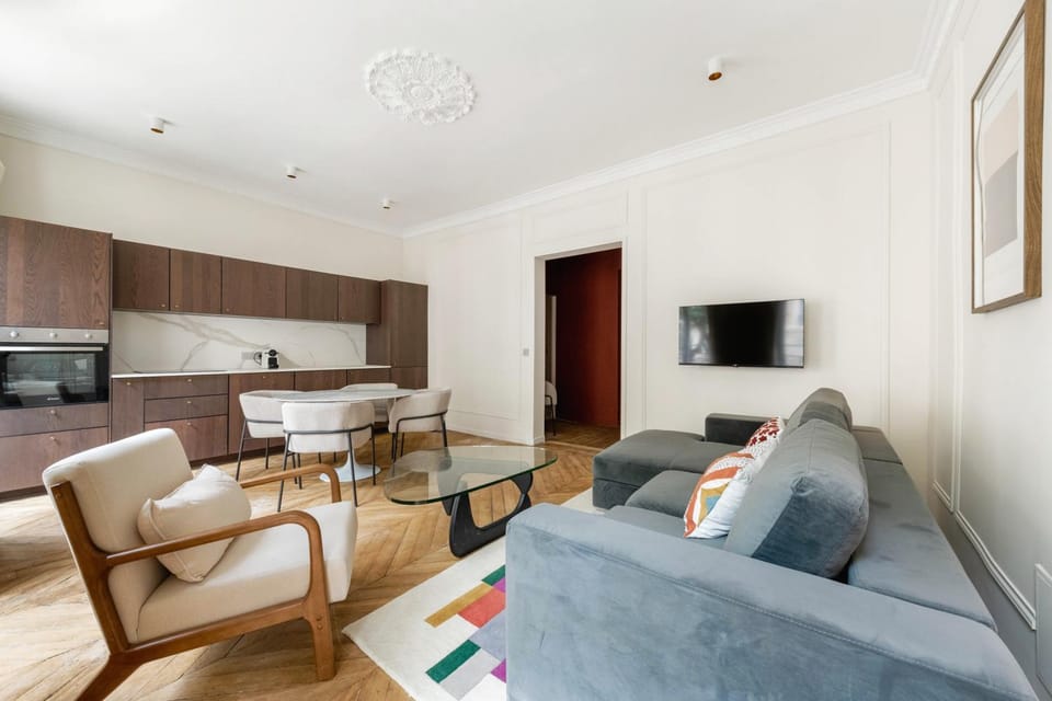 Luxury 3 Bedrooms - 3 Bathrooms - AC - Montmartre - Opéra Apartment in Paris
