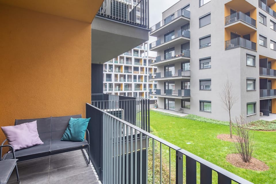 Balcony - Sunny - Modern Apartment in Budapest