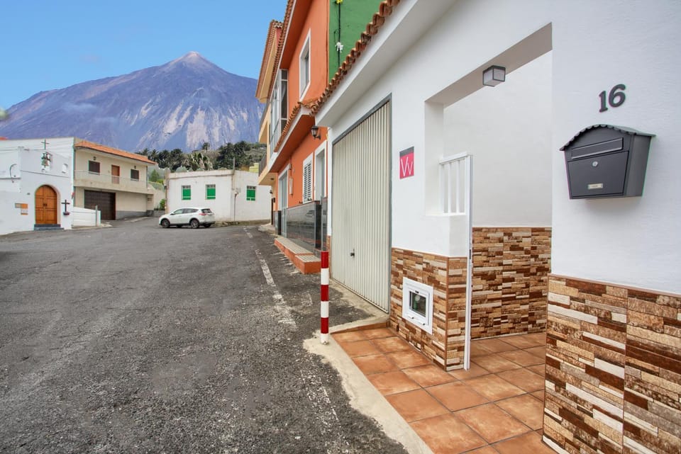 Los Abuelos 2 Icod House in Canary Islands