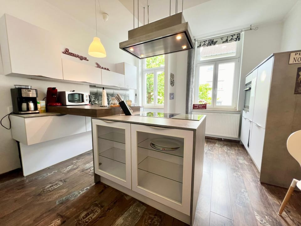 Kitchen or kitchenette, dishwasher, minibar, oven, pet friendly, stove, toaster