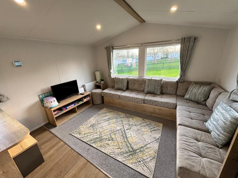 Shamrocks Cove Caravan - Award-Winning Coastal Retreat House in Newquay