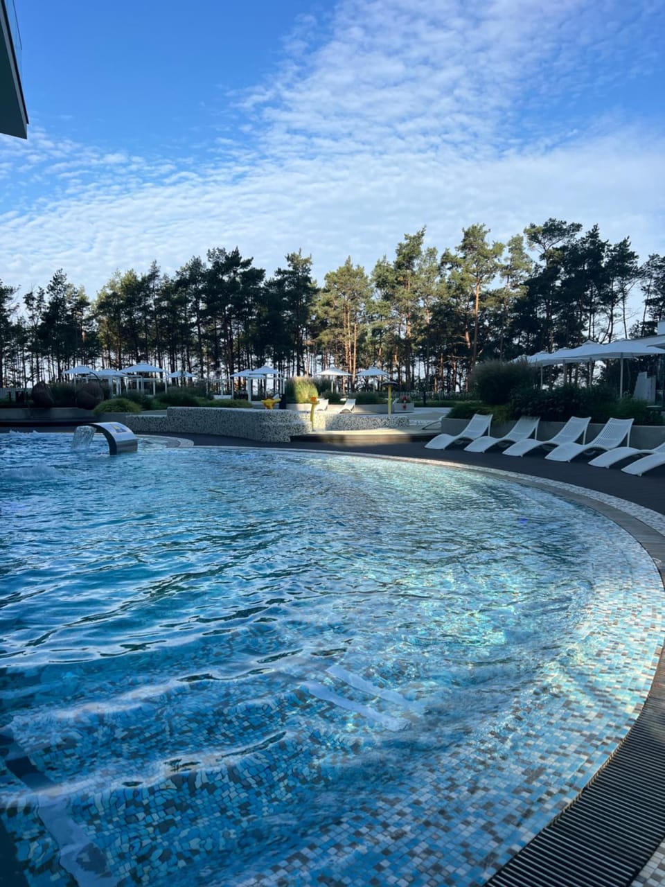 Day, Natural landscape, Swimming pool, Swimming pool, sunbed