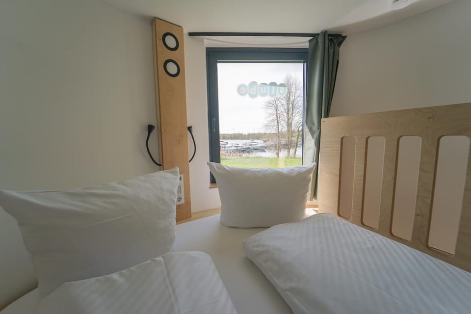 Bed, Bedroom, Lake view