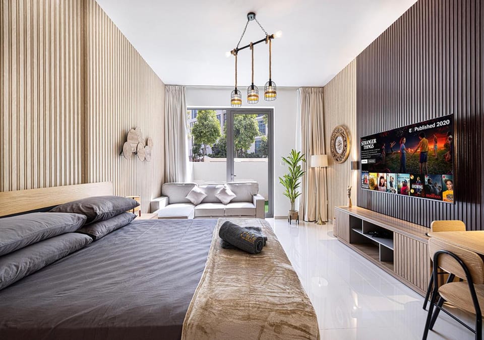 Apartment With Private Garden - Luxe Gold Apartment in Al Sharjah