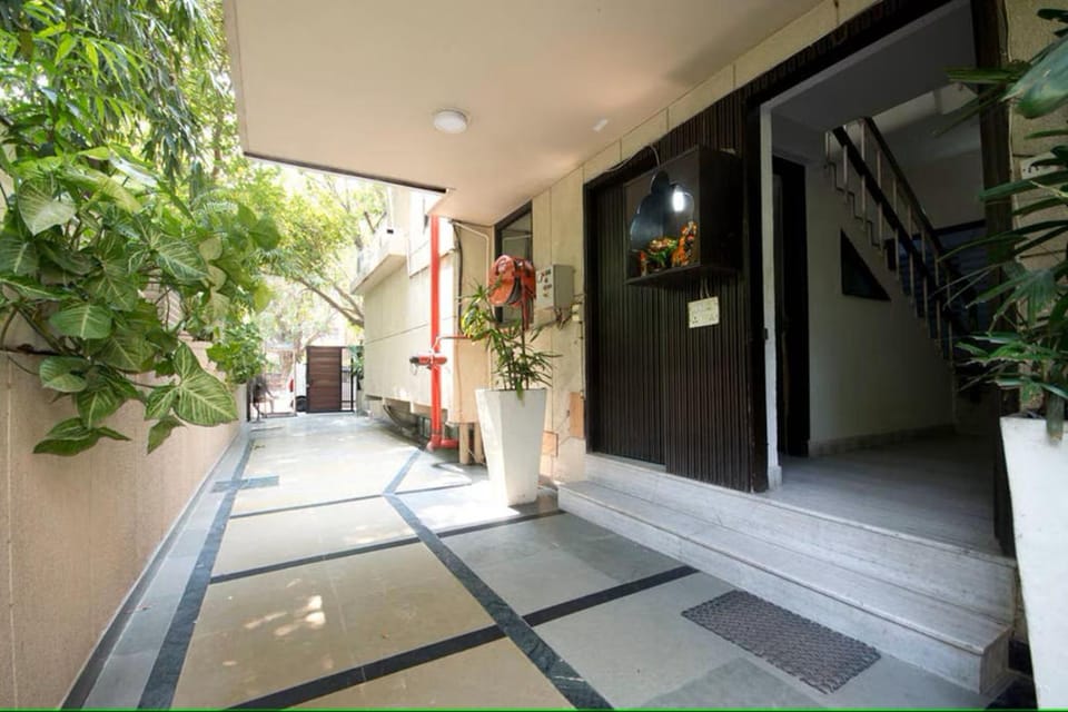 Facade/entrance, Day