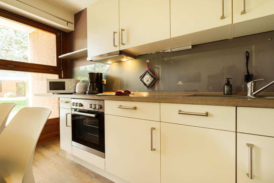 Kitchen or kitchenette, dishwasher, oven, pet friendly, stove, toaster