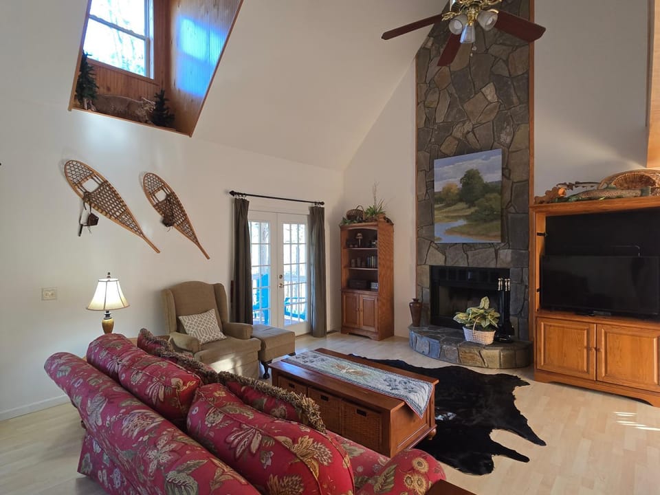 TV and multimedia, Balcony/Terrace, Living room, Seating area, fireplace