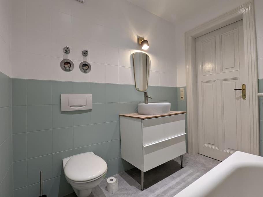 Toilet, Bathroom