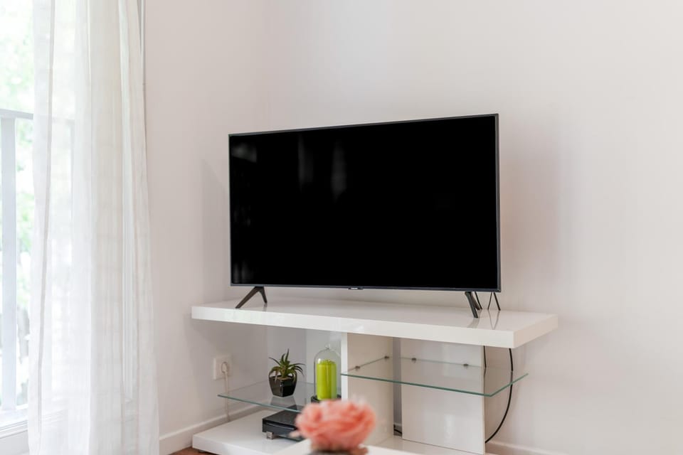 Communal lounge/ TV room, TV and multimedia