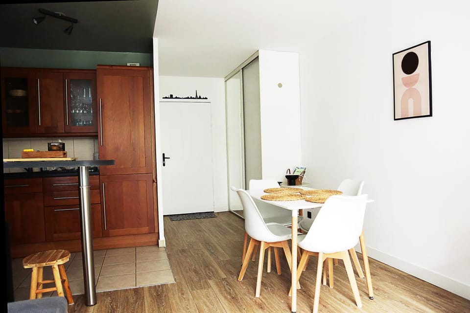 Facade/entrance, Kitchen or kitchenette, Dining area