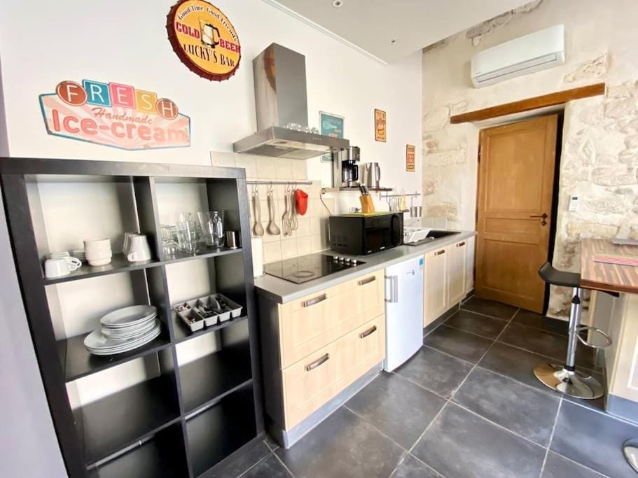 Kitchen or kitchenette, minibar, oven, pet friendly, stove